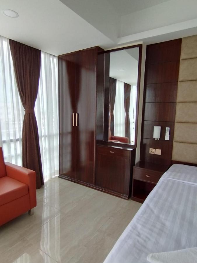 White Park Hotel & Suites Chittagong Bagian luar foto
