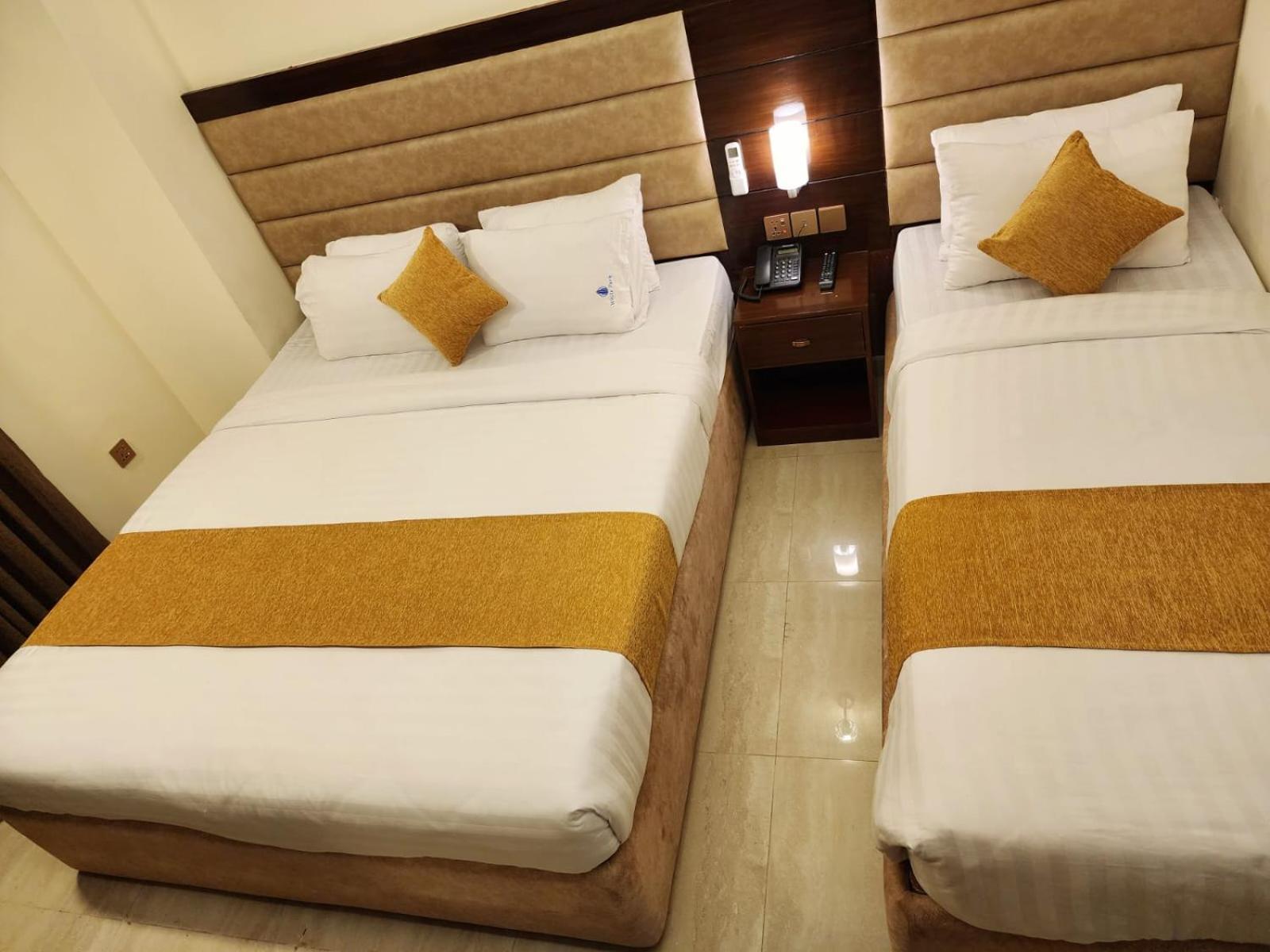 White Park Hotel & Suites Chittagong Bagian luar foto