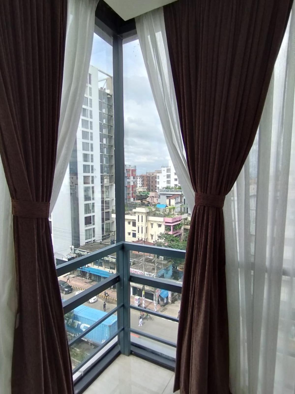 White Park Hotel & Suites Chittagong Bagian luar foto